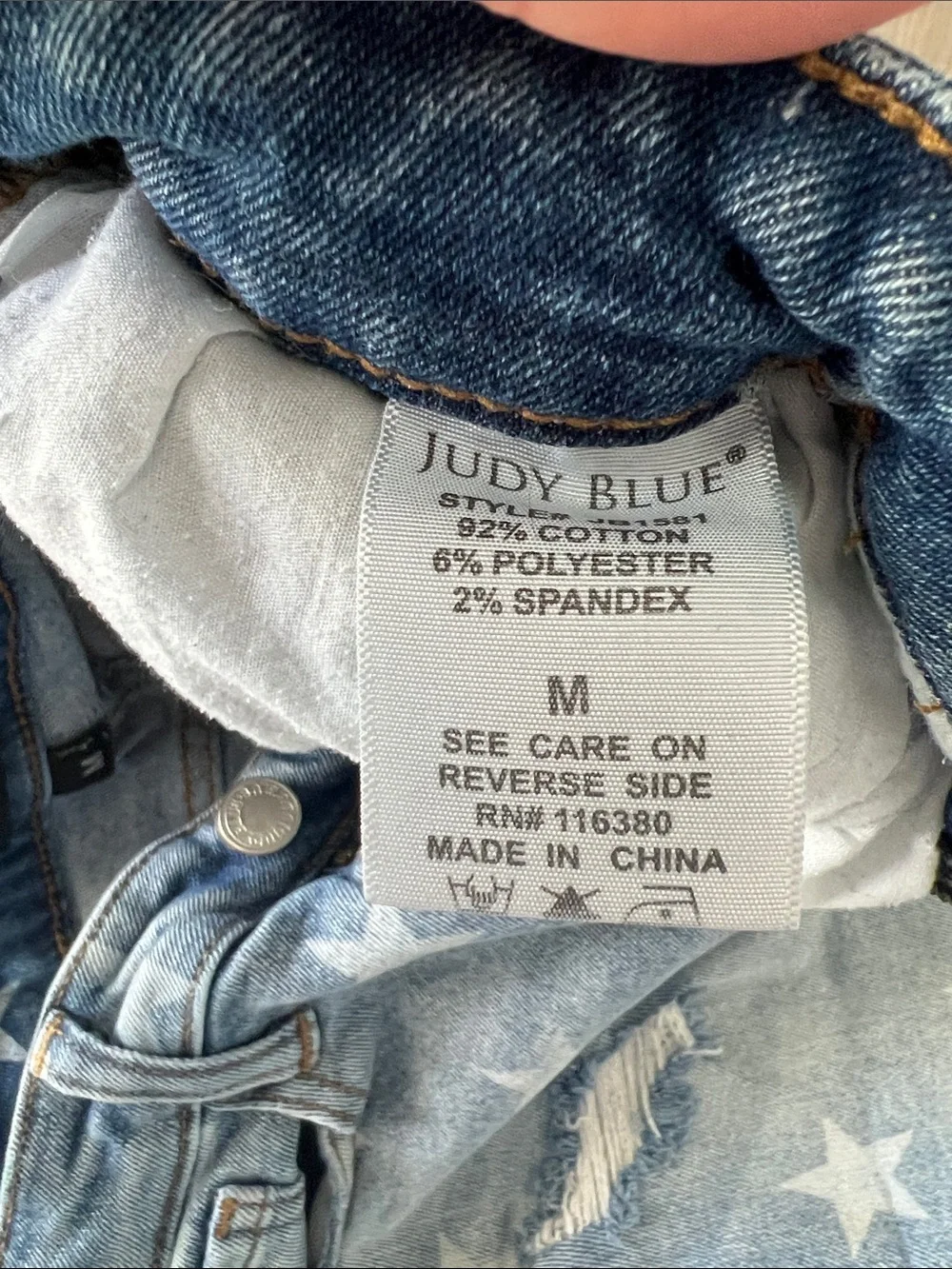 Judy Blue Star Blue Jean Shorts - Size Medium - Picture 3 of 4
